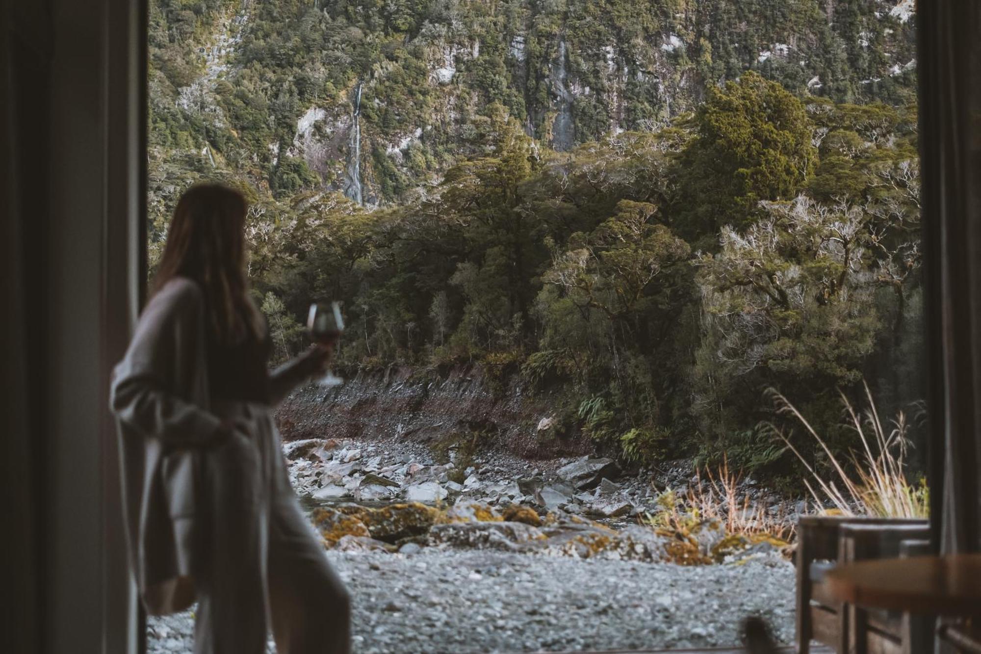 Milford Sound Lodge מראה חיצוני תמונה